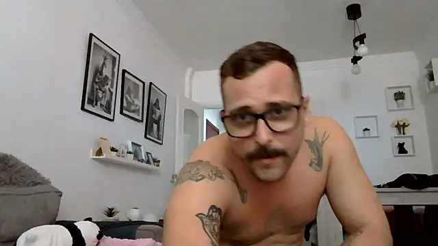 Snapshot of yanick931 chatting on June 2026 01:56:01 PM yanick931 online show from June 2026 01:56:01 PM