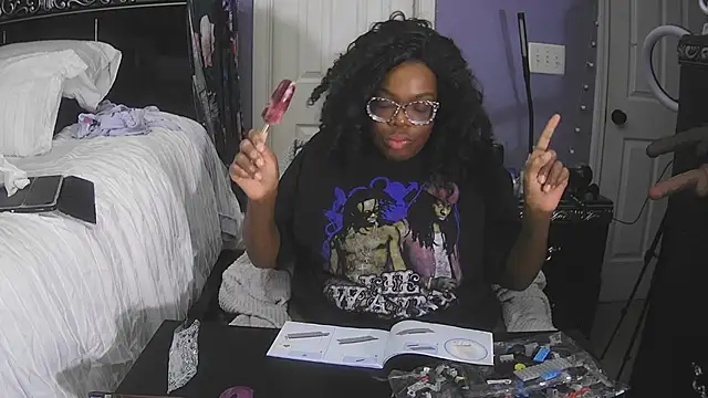 UriUniverse69 online show from April 2026 03:24:01 AM