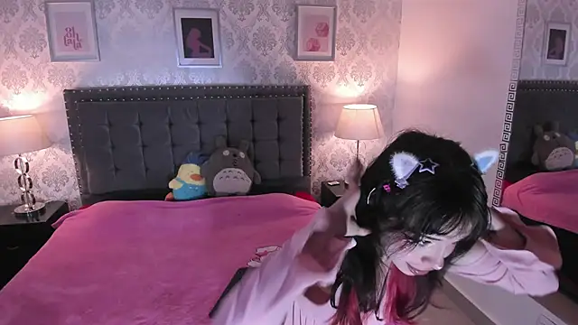 kitticam online show from April 2026 07:21:02 PM