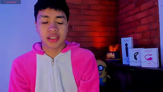 Lee Colee online show from April 2026 12:09:02 PM