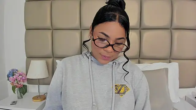 lilly williamss online show from June 2026 03:56:02 AM