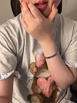 hunhun122 online show from June 2026 06:32:01 PM