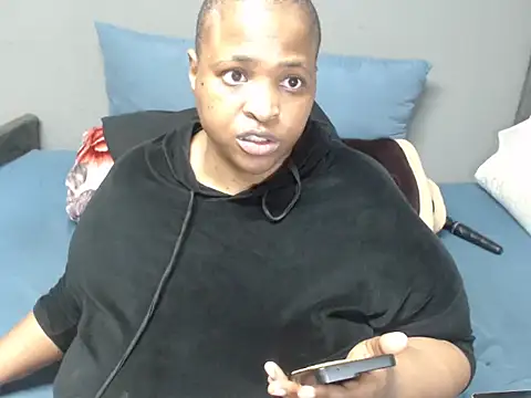 Snapshot of Bustydiva83 chatting on June 2026 12:53:02 PM Bustydiva83 online show from June 2026 12:53:02 PM