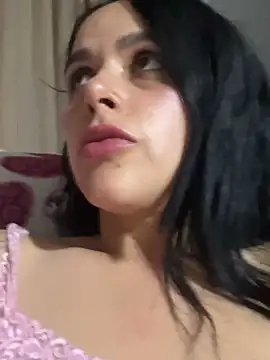 leila moretti online show from April 2026 03:26:01 AM