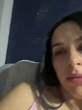 leila moretti online show from April 2026 01:30:01 AM