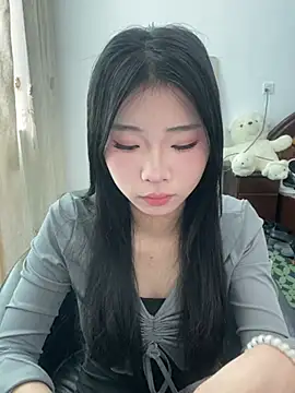 yiyibaby2026 online show from April 2026 02:42:02 AM