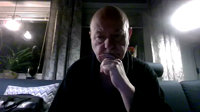 Buggemann online show from March 2026 04:06:01 AM
