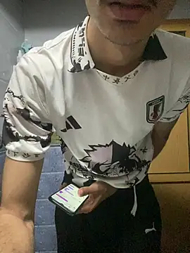 Achrafsad9i online show from April 2026 07:22:01 PM