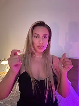 Snapshot of EvaRyen_ chatting on June 2026 05:18:02 PM EvaRyen online show from June 2026 05:18:02 PM