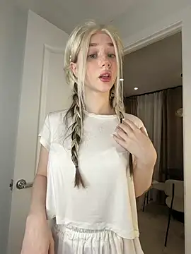 KittiLin online show from March 2026 09:38:02 PM