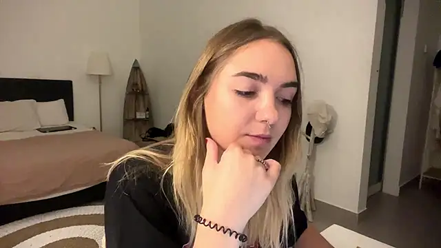 RoxyWet online show from March 2026 07:41:02 PM