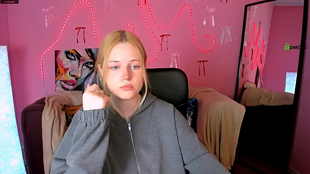 trixy melison online show from April 2026 09:18:01 AM