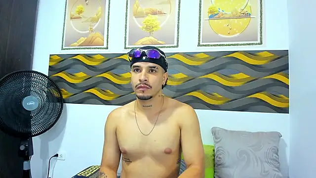 Leon Hotx online show from March 2026 07:15:02 PM