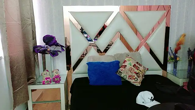 NikiEvanz online show from March 2026 03:04:01 PM