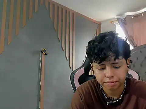 NikiEvanz online show from March 2026 02:17:02 PM