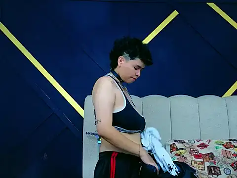 NikiEvanz online show from April 2026 10:10:02 PM