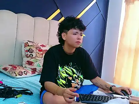 NikiEvanz online show from April 2026 02:27:02 PM