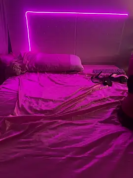 Shynesse21 online show from April 2026 12:52:02 AM