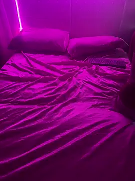 Shynesse21 online show from April 2026 03:46:01 PM