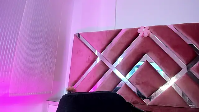 Zoe Evaanss  online show from March 2026 07:57:01 PM