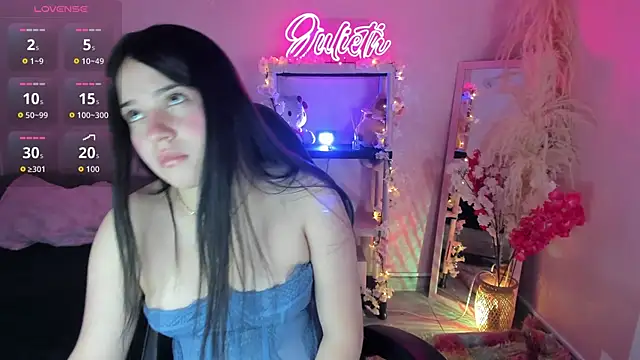 Julieth Caandy online show from April 2026 11:11:01 AM