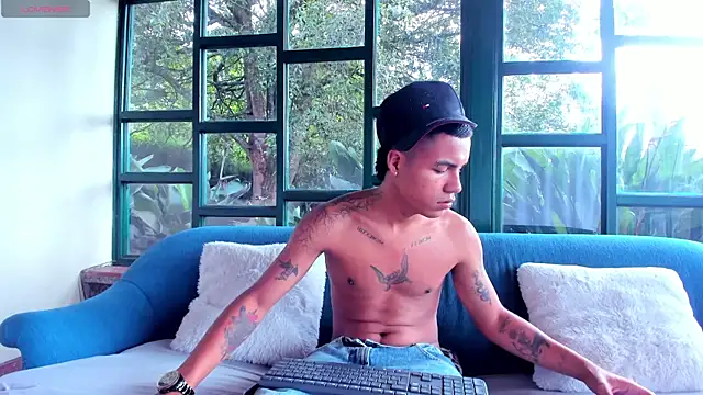 StivennCardona online show from March 2026 01:38:02 PM