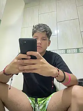 Theus26  online show from March 2026 04:18:01 AM