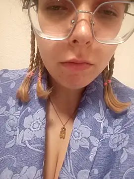 kitsuneniki online show from March 2026 05:51:02 PM