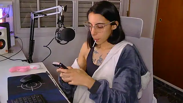 Poison Ivy 29 online show from April 2026 02:44:01 AM