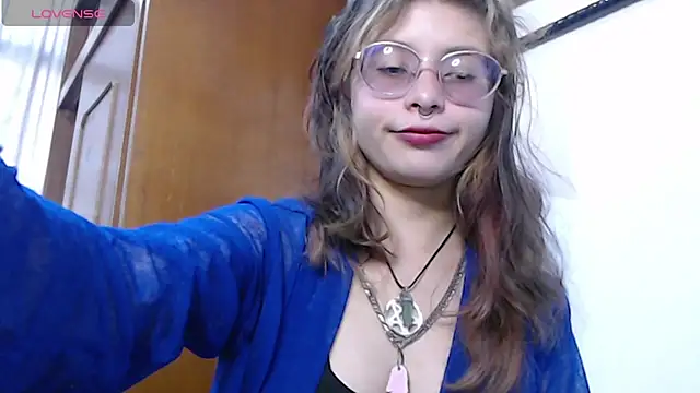Snapshot of KikyoAndDrey chatting on June 2026 05:44:01 PM KikyoAndDrey online show from June 2026 05:44:01 PM