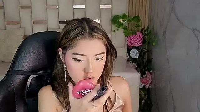 Snapshot of veronicaa_s chatting on May 2026 08:07:02 PM veronicaa s online show from May 2026 08:07:02 PM
