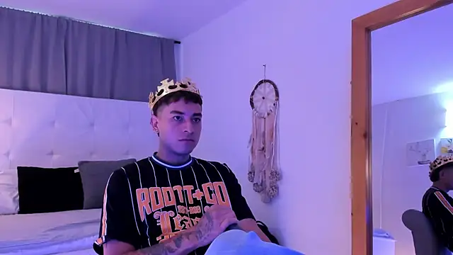 Thiago 2003  online show from March 2026 12:27:02 PM