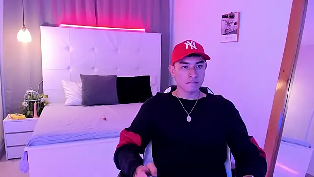 Thiago 2003  online show from April 2026 02:22:02 AM