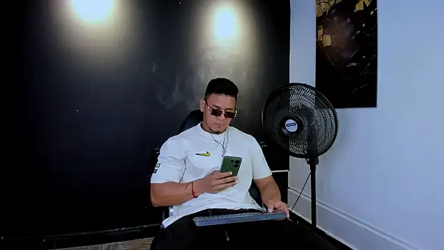 Floyd212 Vibes online show from April 2026 09:53:01 PM