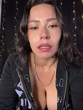 Snapshot of im_mariana_ chatting on July 2026 10:19:02 AM im mariana online show from July 2026 10:19:02 AM