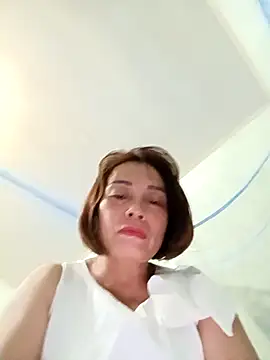 Lyly22x online show from March 2026 09:47:02 PM