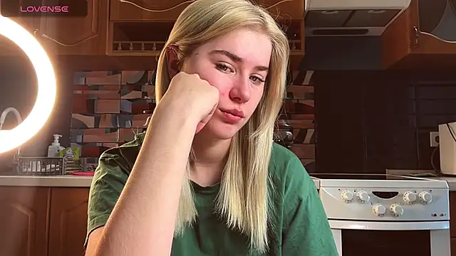 ivygenesis online show from March 2026 03:39:01 AM