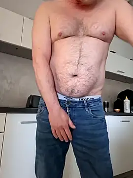 AgaiJa42 online show from April 2026 01:16:01 PM