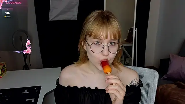 TheaQuill online show from March 2026 01:45:01 PM