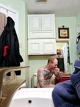 redandjuicy online show from April 2026 02:55:01 AM