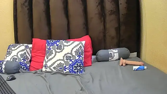 queensBetty online show from April 2026 07:07:02 PM