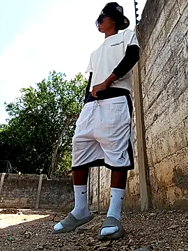 spittingpig1 online show from April 2026 02:33:01 PM