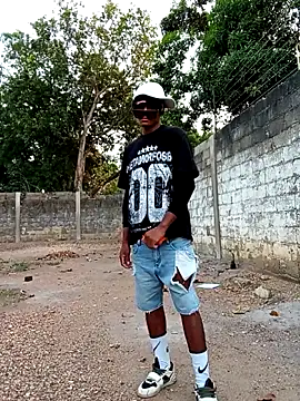 spittingpig1 online show from April 2026 10:41:02 AM