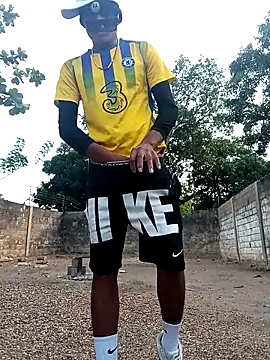 spittingpig1 online show from April 2026 11:27:01 AM