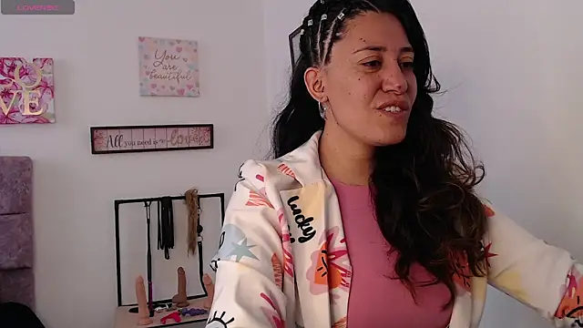 violeta scott online show from April 2026 03:23:01 PM