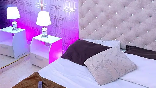 Zoey Fire online show from April 2026 07:30:01 PM