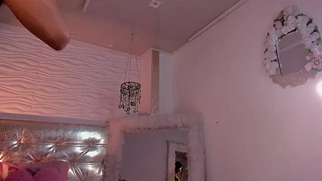 Snapshot of MaddyCooper_ chatting on June 2026 10:24:01 PM MaddyCooper online show from June 2026 10:24:01 PM