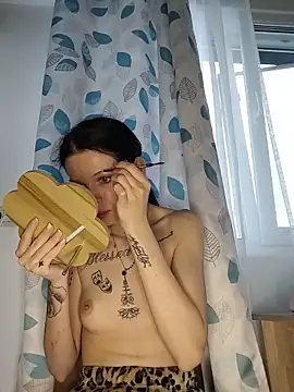 DeeaFoxy online show from April 2026 04:23:01 PM