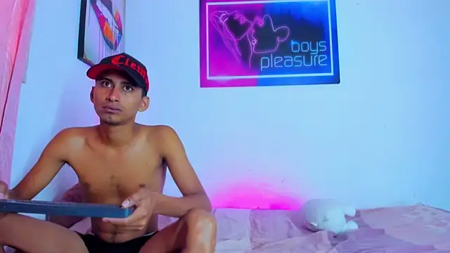 Boys xxx  online show from April 2026 12:15:02 PM