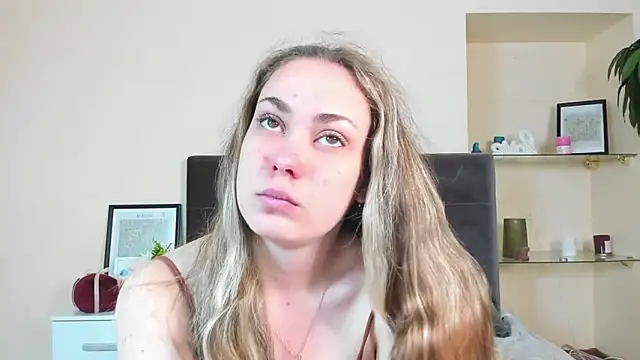 MelanieCuty online show from April 2026 05:30:01 AM